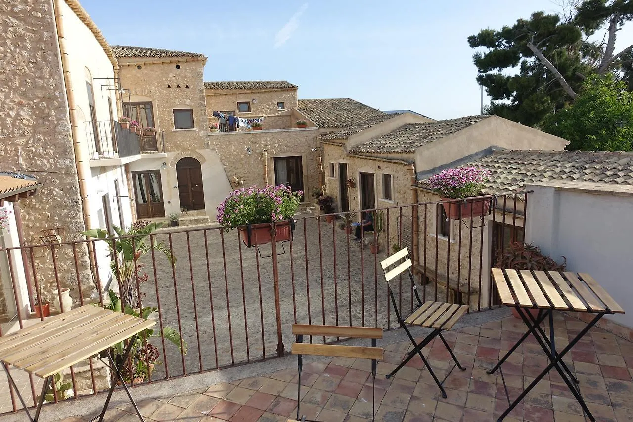 Gasthaus Agriturismo Baglio San Nicola Naro